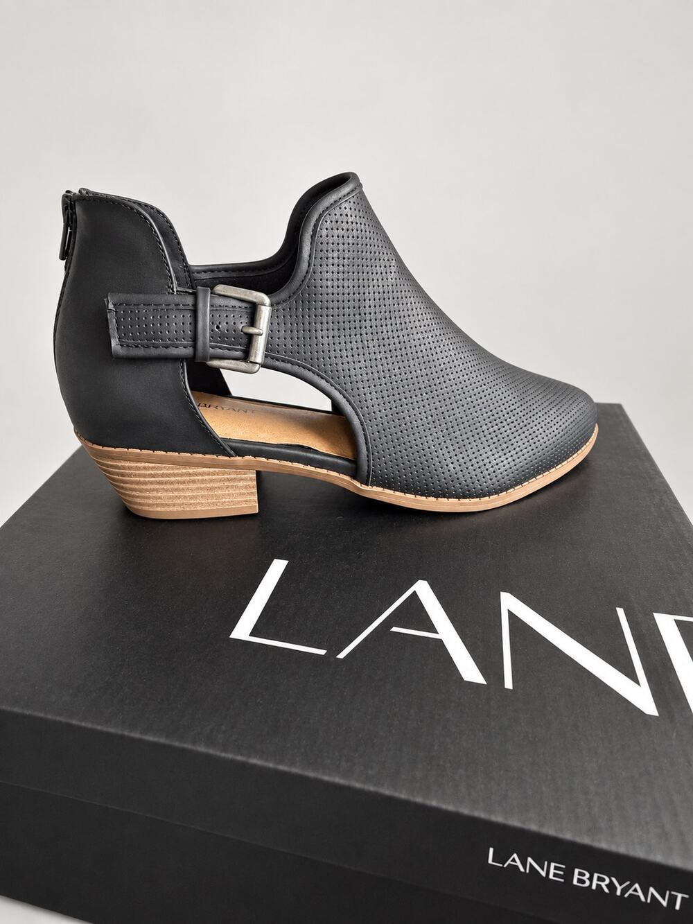 Women’s Black Ankle Strap Block Heels Dress Shoes – Lane Bryant NIB